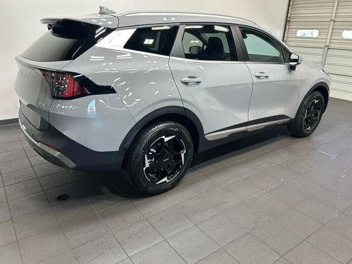 Wolf Gray 2027 Kia Sportage Hybrid EX