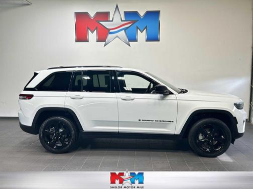Bright White Clearcoat 2023 Jeep Grand Cherokee Limited