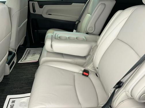 Platinum White Pearl 2026 Honda Odyssey EX-L