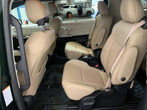 2023 Toyota Sienna XLE 7 Passenger