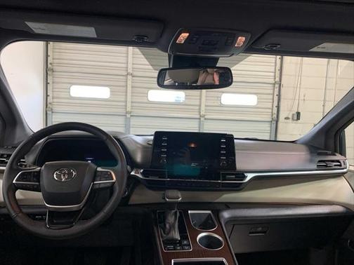 2023 Toyota Sienna XLE 7 Passenger