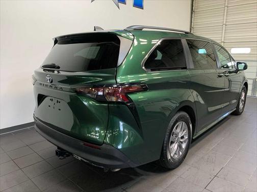2023 Toyota Sienna XLE 7 Passenger
