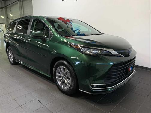 2023 Toyota Sienna XLE 7 Passenger