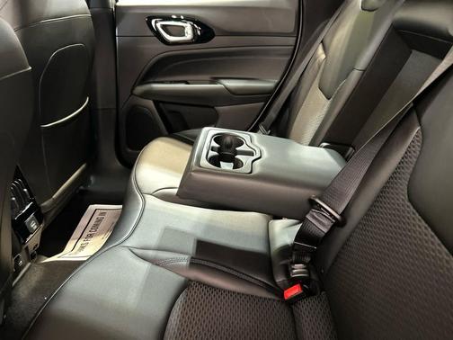Bright White Clearcoat 2026 Jeep Compass Sport