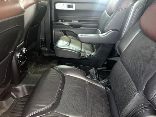 Agate Black Metallic 2020 Ford Explorer Platinum