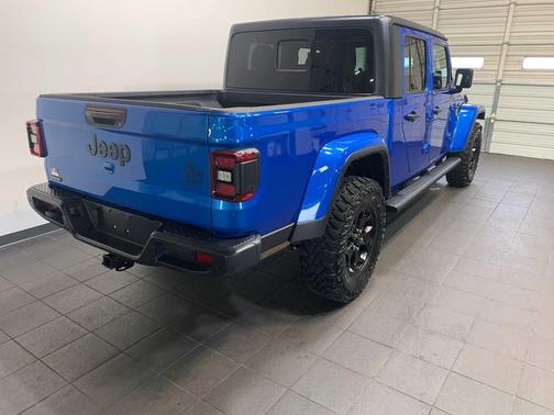 Hydro Blue Pearlcoat 2021 Jeep Gladiator Willys 4x4