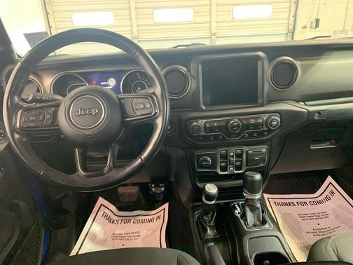 Hydro Blue Pearlcoat 2021 Jeep Gladiator Willys 4x4