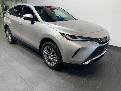 2022 Toyota Venza XLE