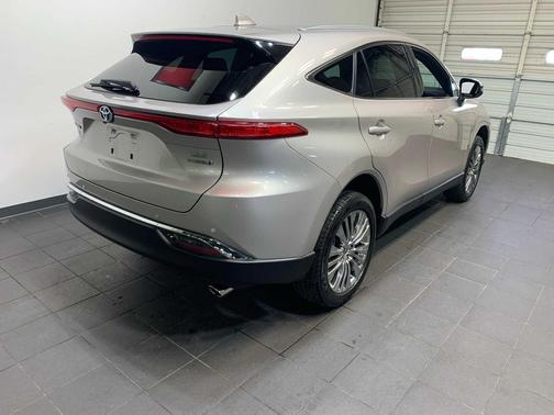 2022 Toyota Venza XLE