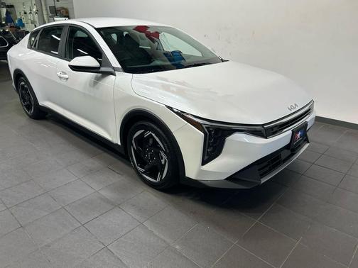 Snow White Pearl 2026 Kia K4 EX