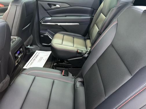 Sterling Gray Metallic 2026 Chevrolet Traverse AWD Z71