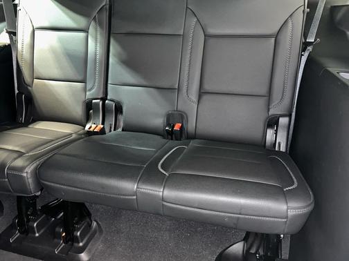 White Frost Tricoat 2022 GMC Yukon Denali