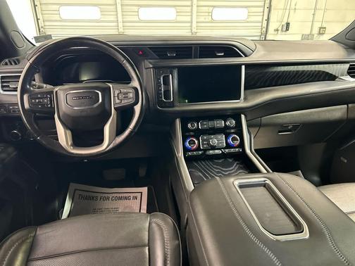 White Frost Tricoat 2022 GMC Yukon Denali