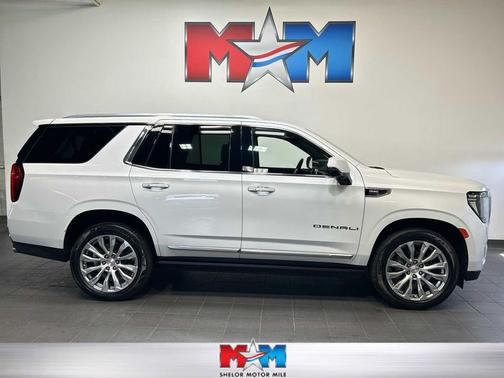 White Frost Tricoat 2022 GMC Yukon Denali