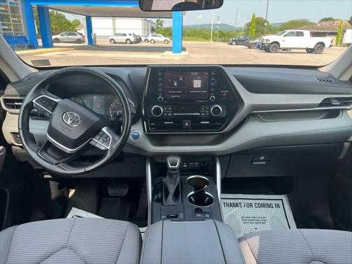 2022 Toyota Highlander Hybrid LE