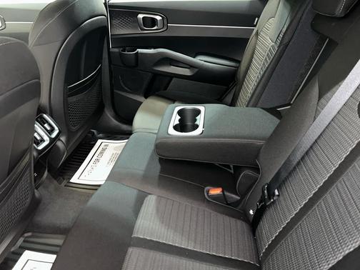 GLACIAL WHITE 2026 Kia Sorento LX