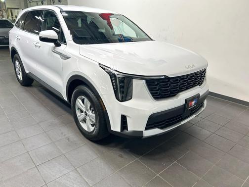 GLACIAL WHITE 2026 Kia Sorento LX