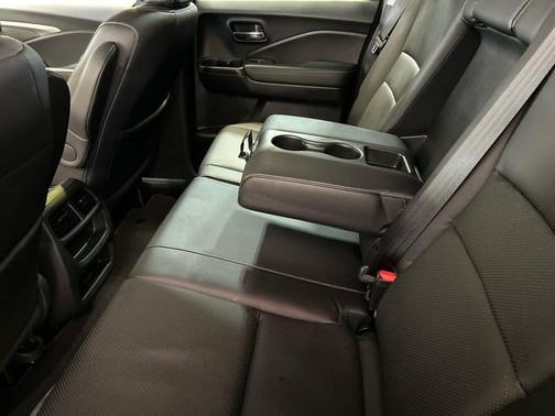 Radiant Red Metallic II 2022 Honda Ridgeline RTL
