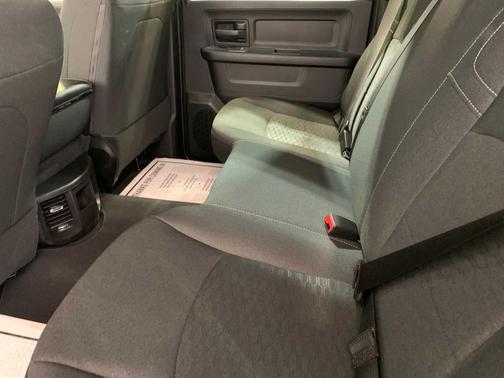 Bright White Clearcoat 2026 RAM 3500 Tradesman Crew Cab 4x4 8' Box