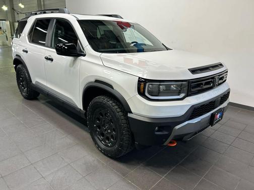 Platinum White Pearl 2026 Honda Passport AWD TrailSport Blackout