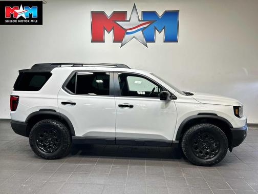 Platinum White Pearl 2026 Honda Passport AWD TrailSport Blackout