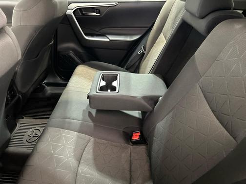 Magnetic Gray Metallic 2022 Toyota RAV4 XLE