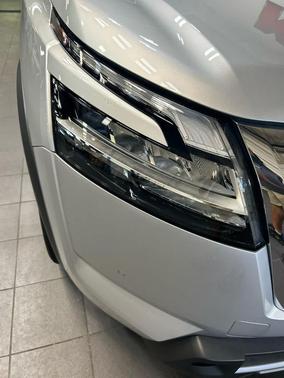 Brilliant Silver Metallic 2024 Nissan Pathfinder SL 4WD