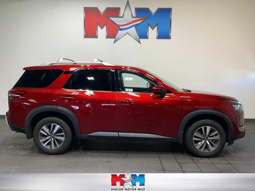 2024 Nissan Pathfinder SL 4WD