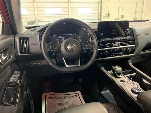 2024 Nissan Pathfinder SL 4WD