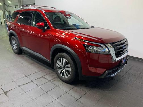 2024 Nissan Pathfinder SL 4WD