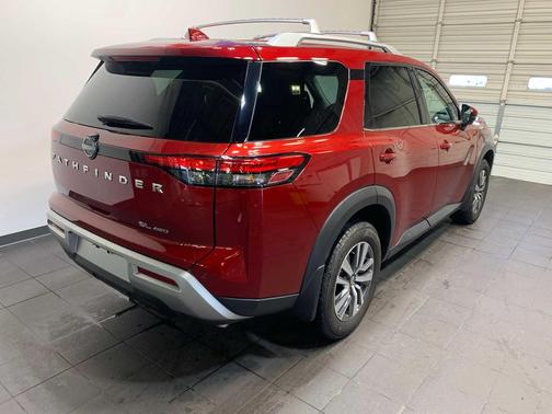2024 Nissan Pathfinder SL 4WD