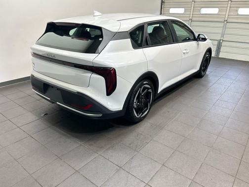 Snow White Pearl 2026 Kia K4 EX