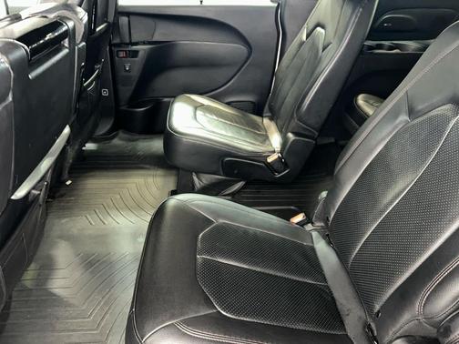 Luxury White Pearlcoat 2019 Chrysler Pacifica Touring-L Plus