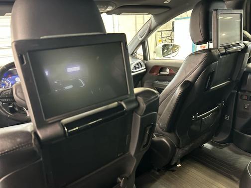 Luxury White Pearlcoat 2019 Chrysler Pacifica Touring-L Plus