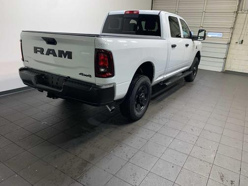 Bright White Clearcoat 2026 RAM 3500 Tradesman Crew Cab 4x4 6'4' Box