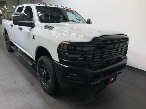 Bright White Clearcoat 2026 RAM 3500 Tradesman Crew Cab 4x4 6'4' Box