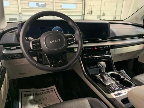 2024 Kia Carnival SX