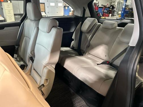 Modern Steel Metallic 2026 Honda Odyssey EX-L