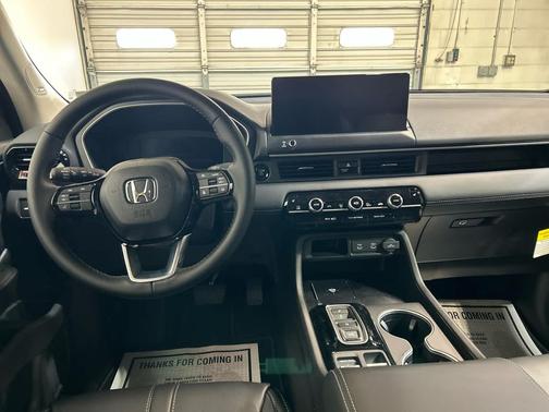Sonic Gray Pearl 2026 Honda Pilot Touring 8-Passenger