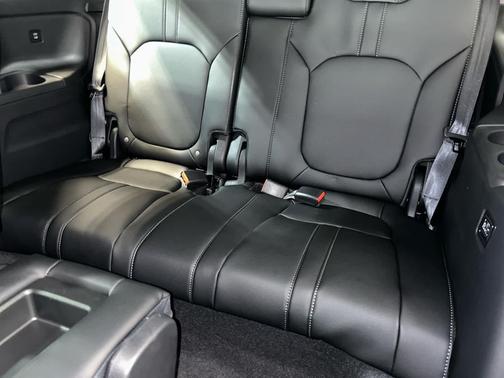 Sonic Gray Pearl 2026 Honda Pilot Touring 8-Passenger
