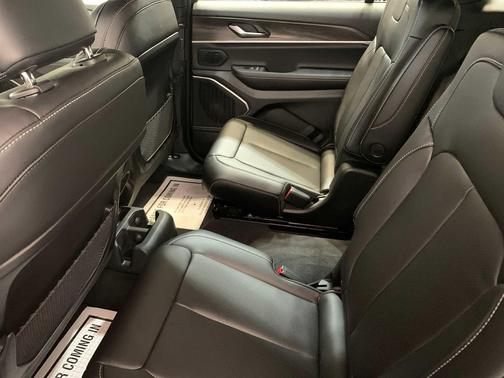 Baltic Gray Metallic Clearcoat 2026 Jeep Grand Cherokee L Limited