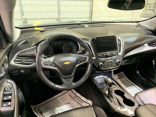 2022 Chevrolet Malibu FWD LT