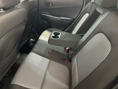 2021 Hyundai KONA SEL