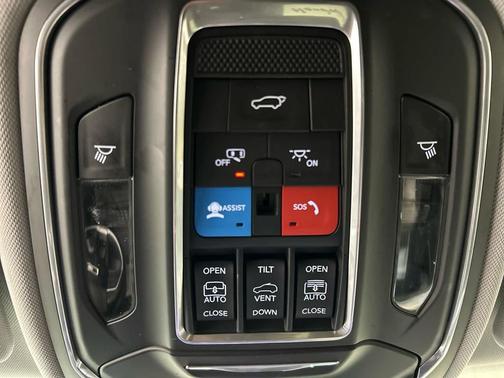 Diamond Black Crystal Pearlcoat 2021 Jeep Grand Cherokee L Limited