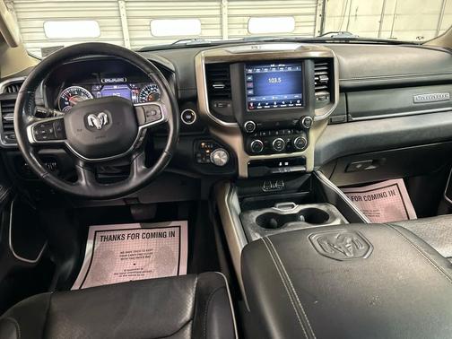 Bright White Clearcoat 2020 RAM 1500 Laramie
