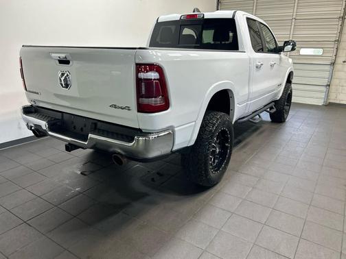 Bright White Clearcoat 2020 RAM 1500 Laramie