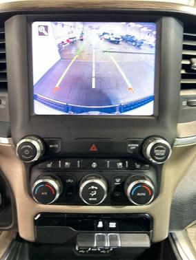 Bright White Clearcoat 2020 RAM 1500 Laramie