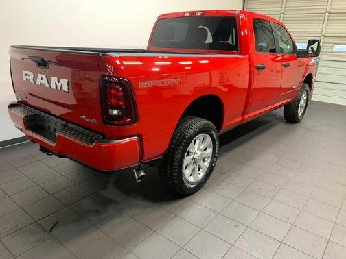 2026 RAM 2500 Big Horn Crew Cab 4x4 6'4' Box