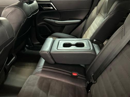 Alloy Silver Metallic 2022 Mitsubishi Outlander SE S-AWC