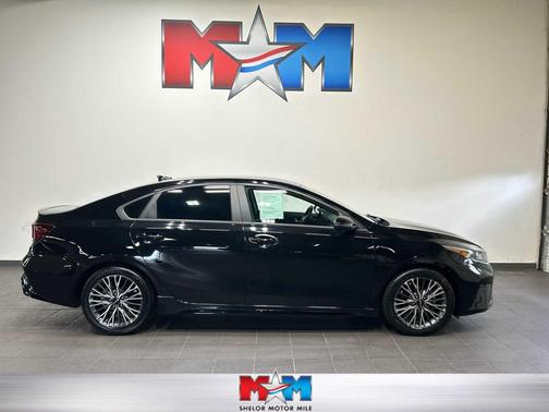 Aurora Black 2023 Kia Forte GT-Line